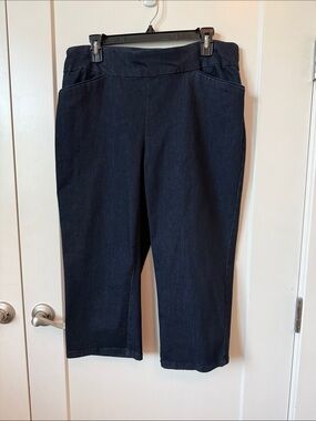 Women's Denim Pull-On Capri Pants Croft & Barrow